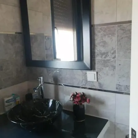 לינה וארוחת בוקר Konak Arya